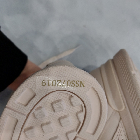 Everlane Leather Tread Sneakers The Trainer Pale Pink - Picture 7 of 8